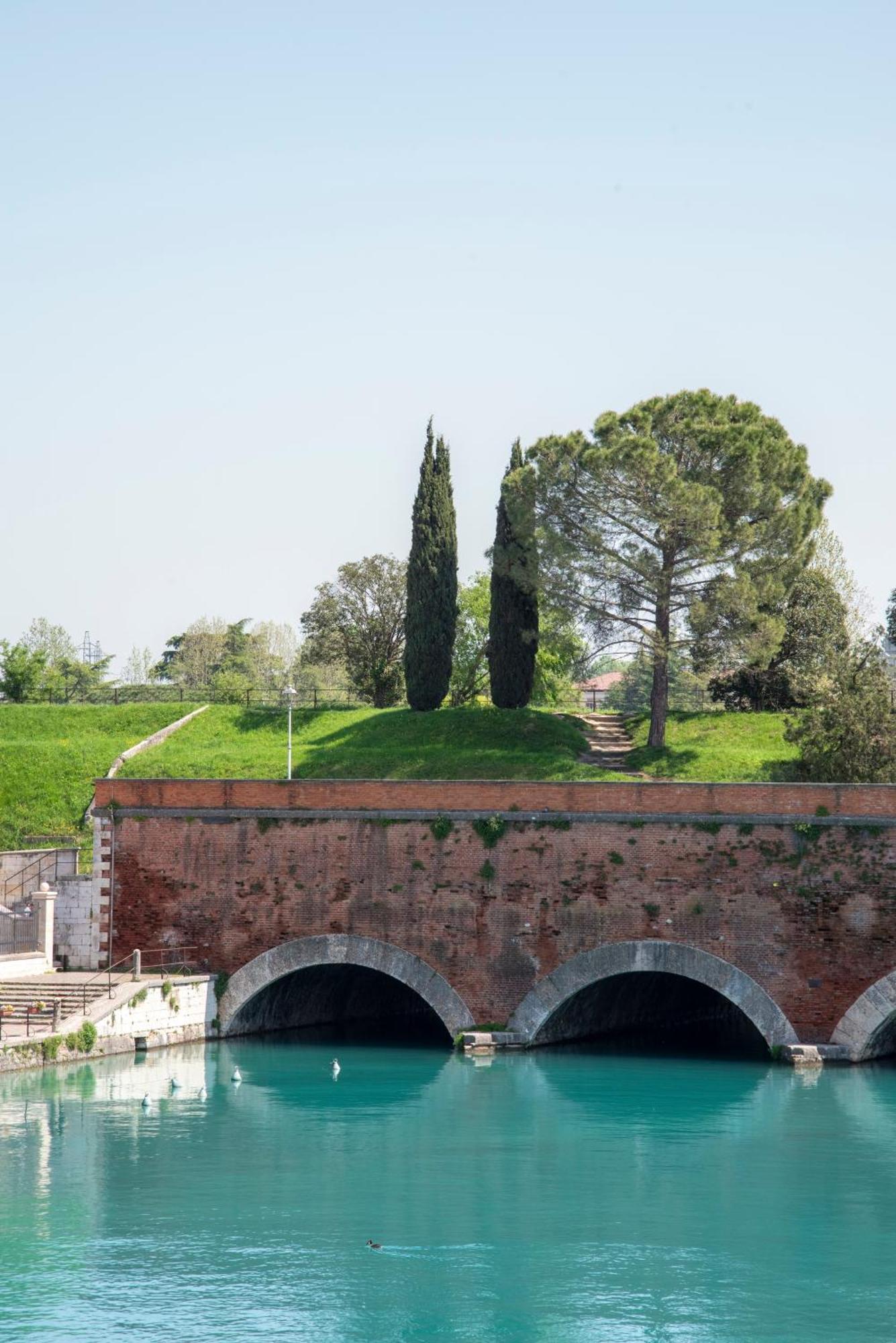 Palazzo Cordigero - Apartments Peschiera del Garda Kültér fotó