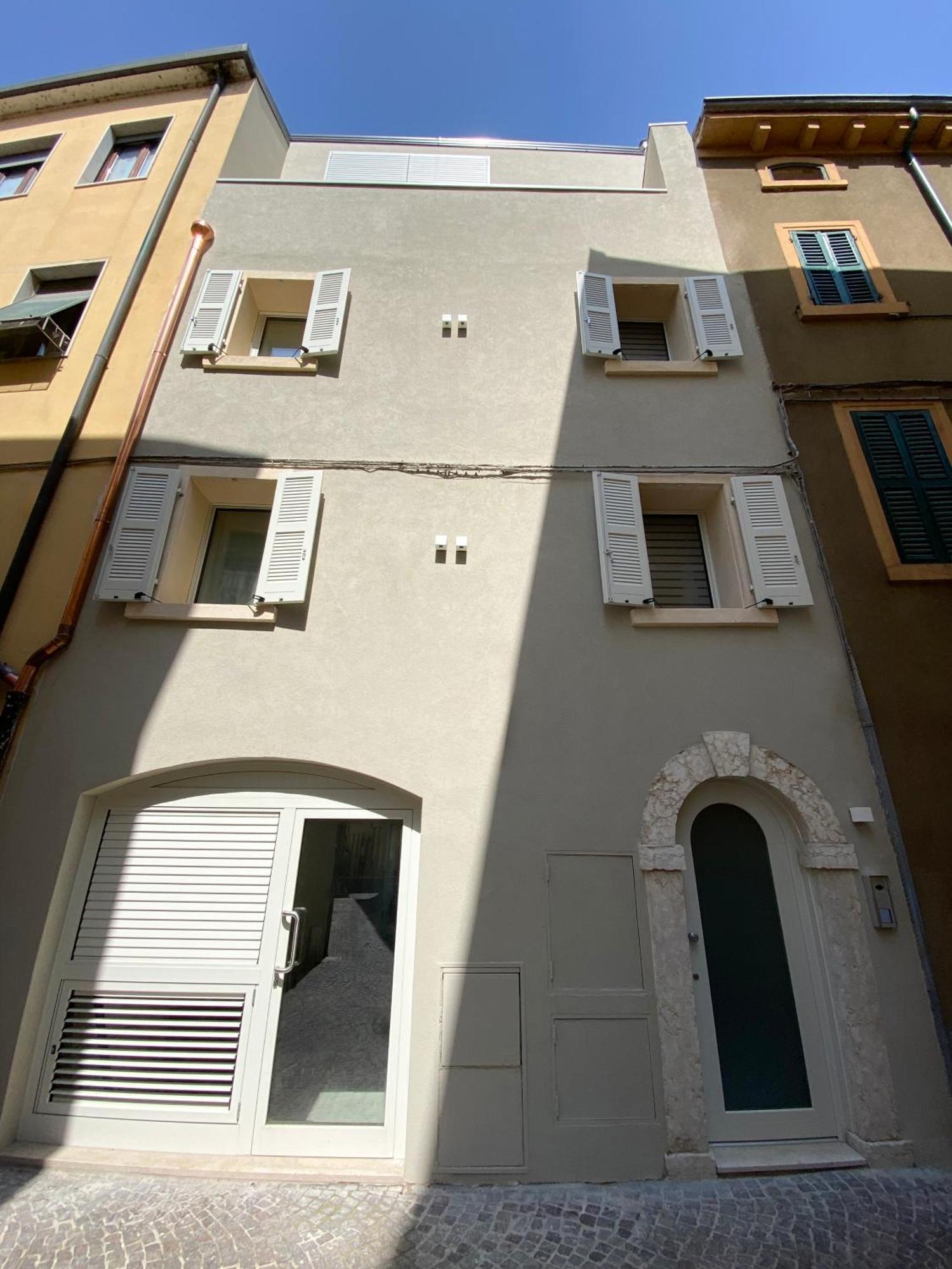 Palazzo Cordigero - Apartments Peschiera del Garda Kültér fotó