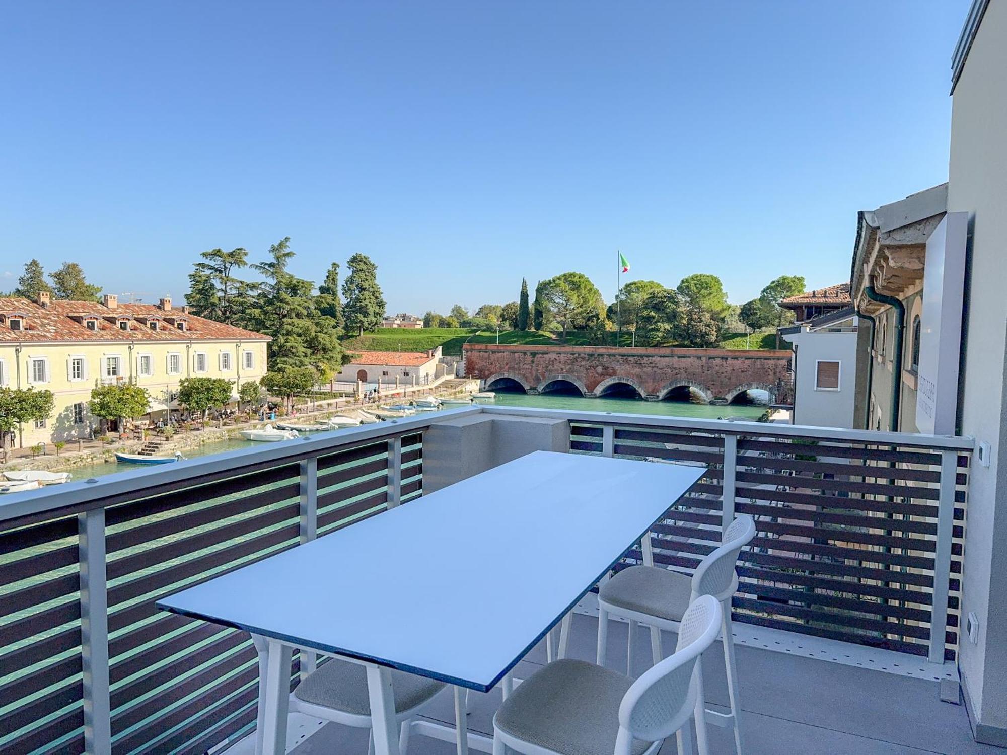 Palazzo Cordigero - Apartments Peschiera del Garda Kültér fotó