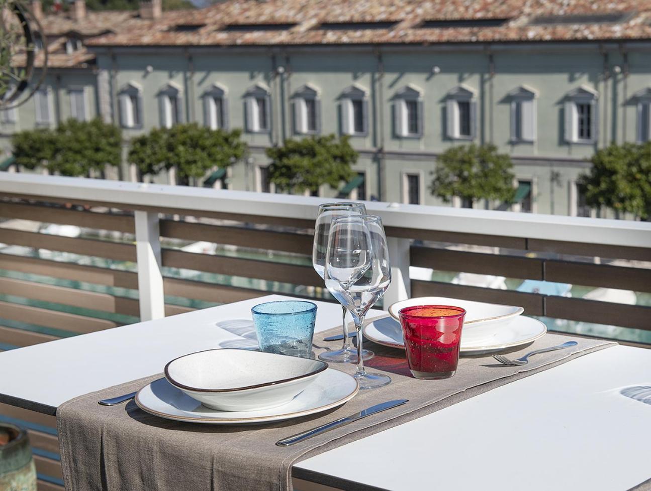Palazzo Cordigero - Apartments Peschiera del Garda Kültér fotó